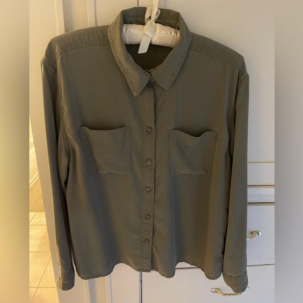 Eddie Bauer olive green 100% Tencel blouse